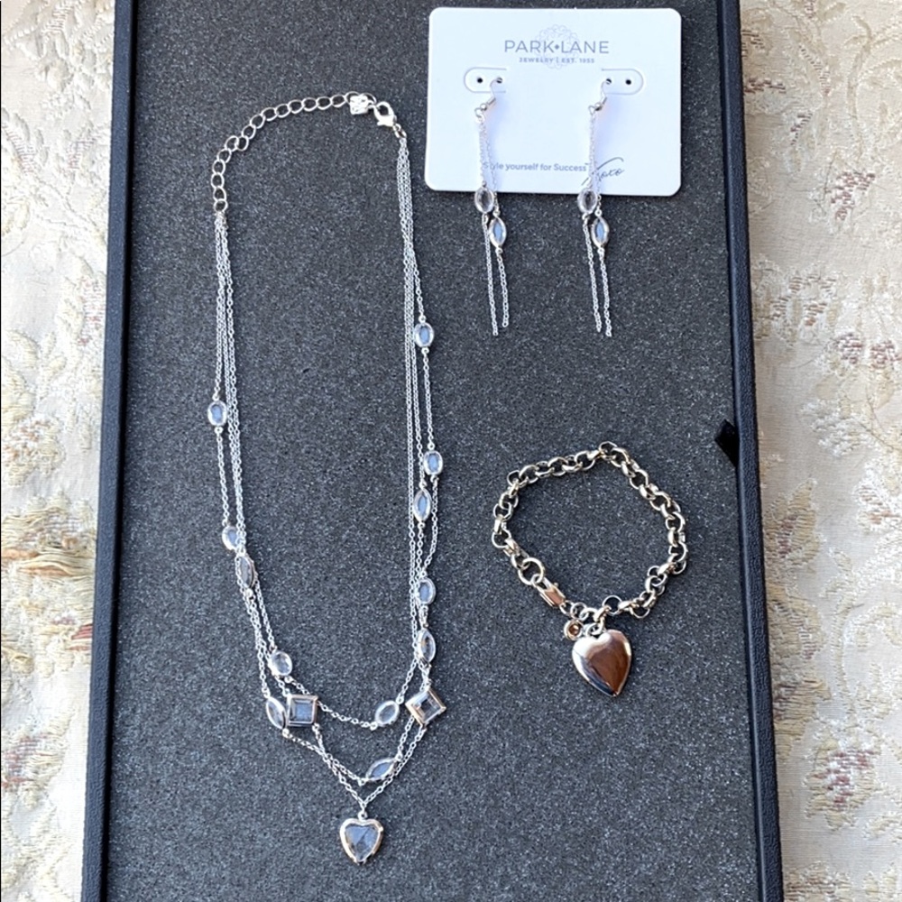 Silver and crystal Jewelry set